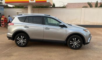 
									Toyota Rav4 LE complet								