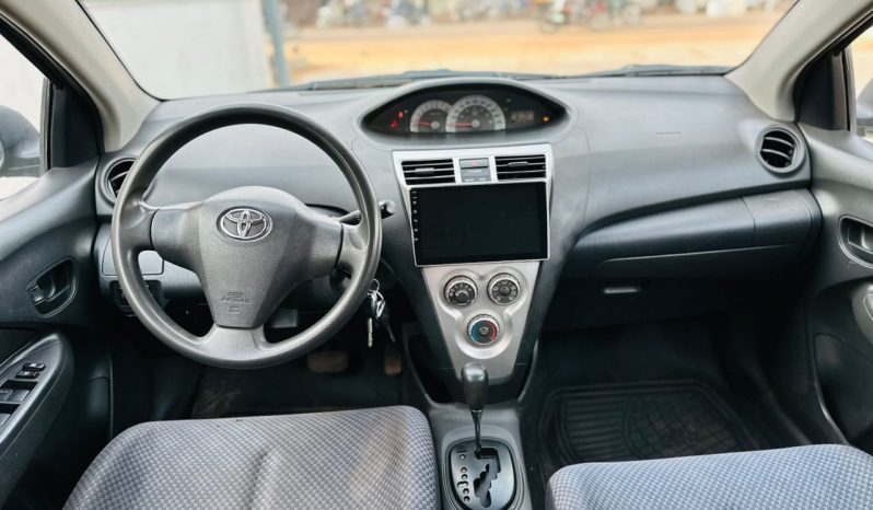 
								Toyota Yaris complet									