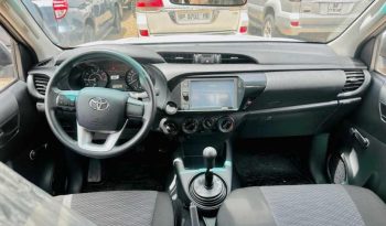 
									Toyota Hilux complet								